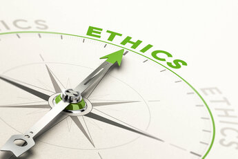 Kompassi osuti, mis näitab sõna ethics peale.